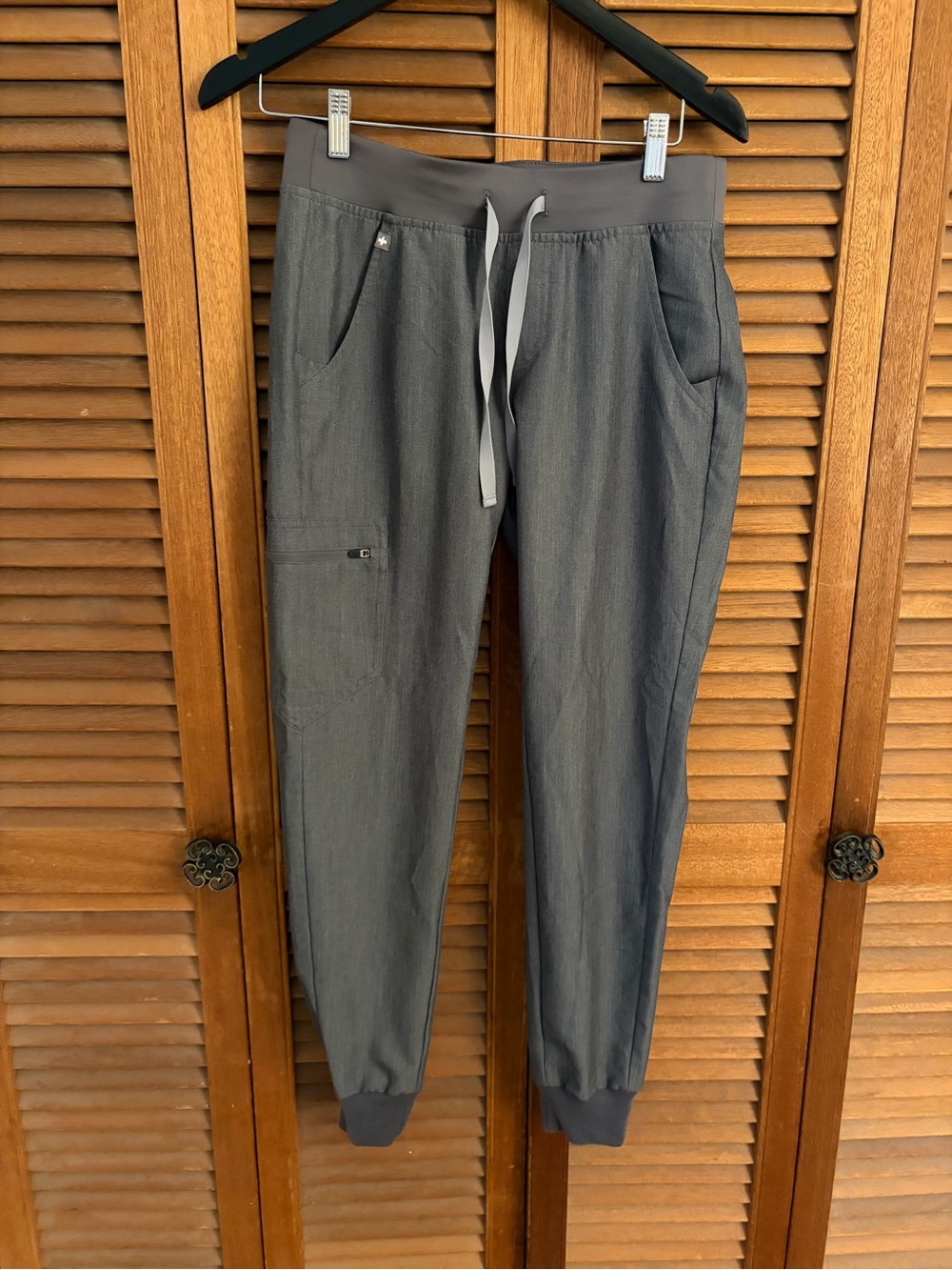 Figs zamora Jogger scrub Pants in Light Gray size XS technical collection